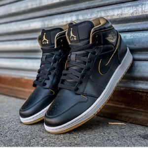Nike Air Jordan 1 Mid (Men's, NWOT)
